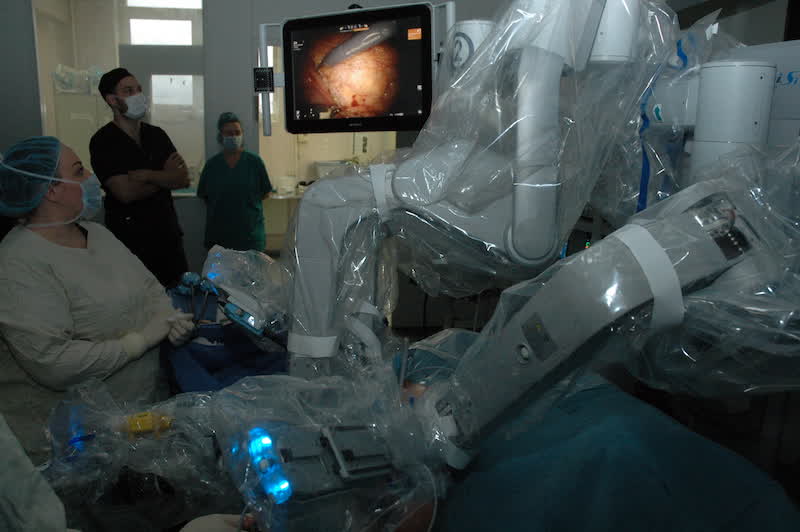 Рак простаты роботом. Робот-хирург da Vinci. (2000). Робот-хирург da Vinci да Винчи 18 +. Хирургический робот Прометей.